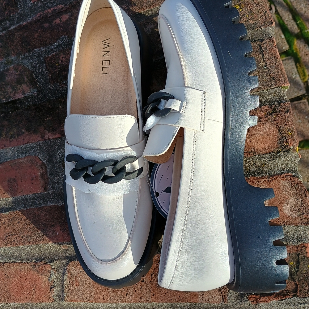 🖤 WHIMSIGOTHIC 🖤 Edgy, lug soled, dapper Vaneli loafers, Librarian Core